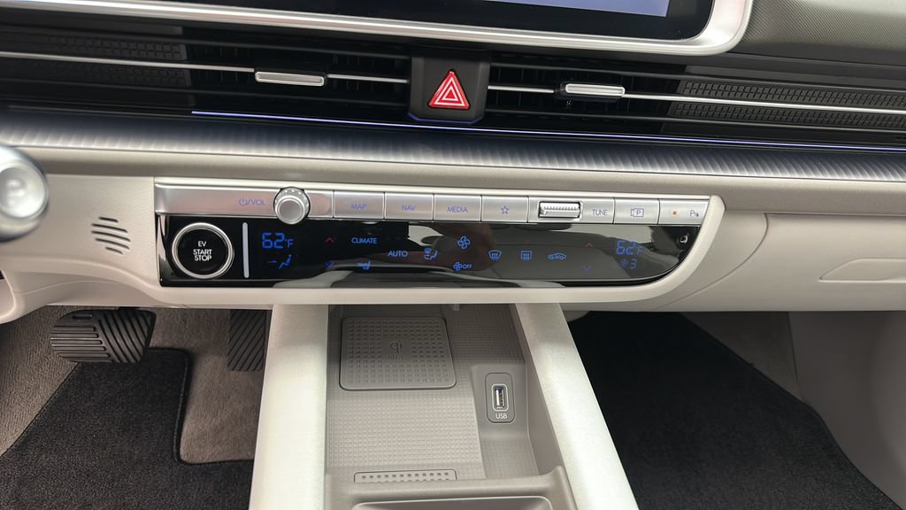 Used 2023 Hyundai Ioniq 6 SEL AWD/4WD image 17