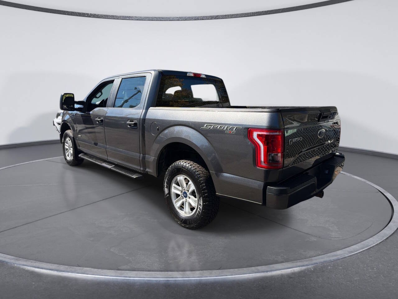 Used 2016 Ford F150 XL w/ Equipment Group 101A Mid AWD/4WD image 3
