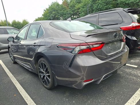 Certified 2022 Toyota Camry SE w/ Cold Weather Package AWD/4WD image 3