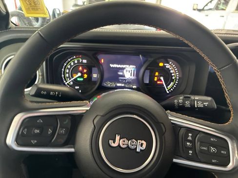 Used 2024 Jeep Wrangler High Altitude AWD/4WD image 70