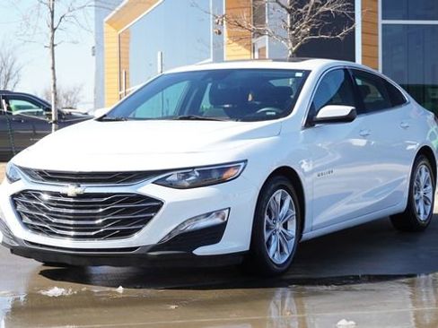 Used 2024 Chevrolet Malibu LT FWD image 3
