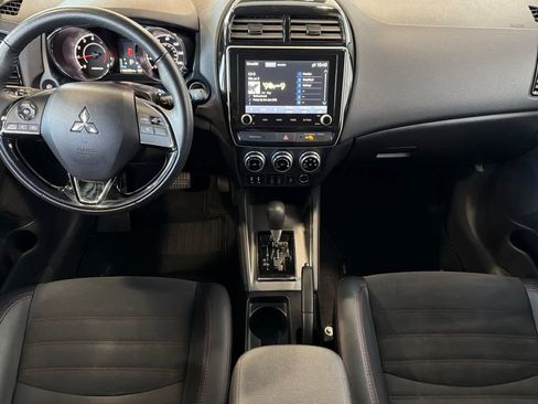 Used 2024 Mitsubishi Outlander Sport SE image 3