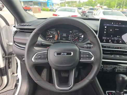 Used 2024 Jeep Compass Trailhawk AWD/4WD image 29