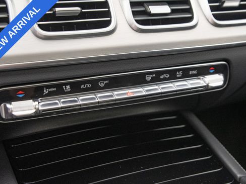 Used 2025 Mercedes-Benz GLS 450 4MATIC image 15