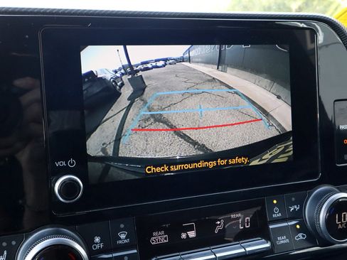 Used 2024 Toyota Highlander XSE image 12