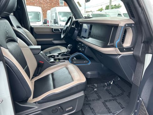 Used 2023 Ford Bronco Wildtrak AWD/4WD image 17