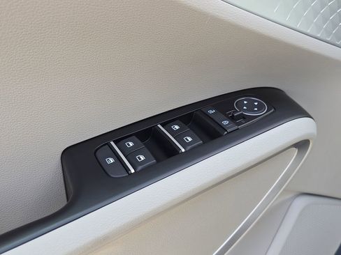 Certified 2025 Kia Soul LX image 18