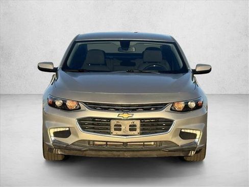 Used 2016 Chevrolet Malibu LT image 2