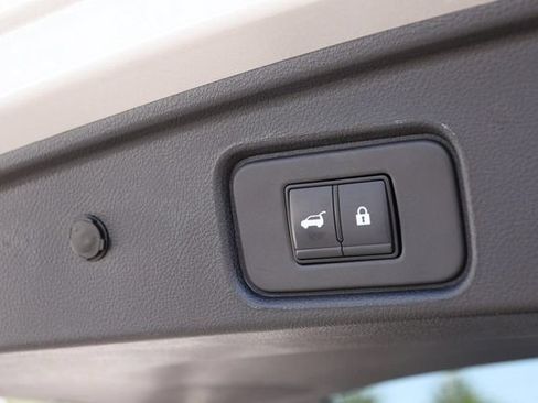 Certified 2025 Nissan Pathfinder SV AWD/4WD image 8