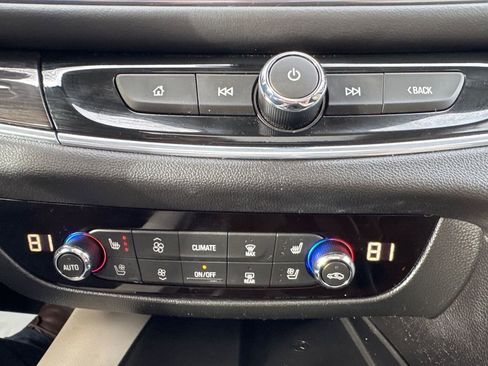 Used 2022 Buick Enclave Premium w/ Experience Buick Package image 38