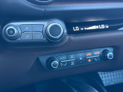 Used 2022 Ferrari 812 GTS image 21