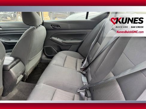 Used 2025 Nissan Altima 2.5 SV image 8