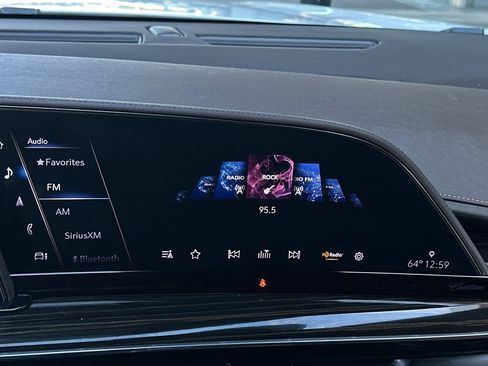 Used 2022 Cadillac Escalade Premium Luxury w/ Performance Package image 34