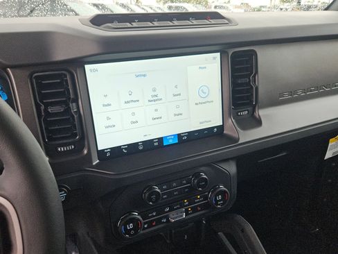 New 2025 Ford Bronco Badlands image 11