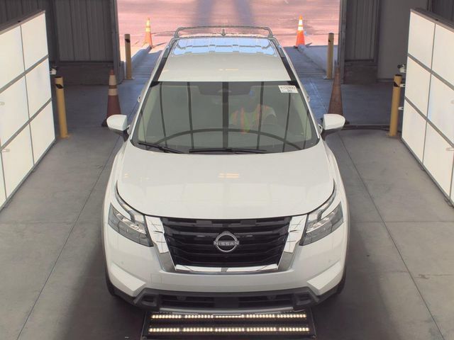 Certified 2025 Nissan Pathfinder SL FWD image 12