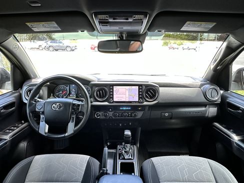 Used 2021 Toyota Tacoma TRD Sport w/ Technology Package AWD/4WD image 23