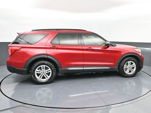 Used 2024 Ford Explorer XLT w/ Equipment Group 202A image 26