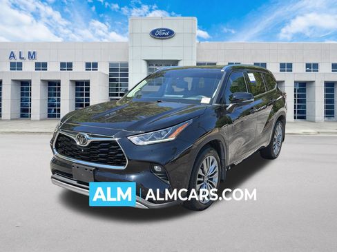 Used 2021 Toyota Highlander Platinum AWD/4WD image 1