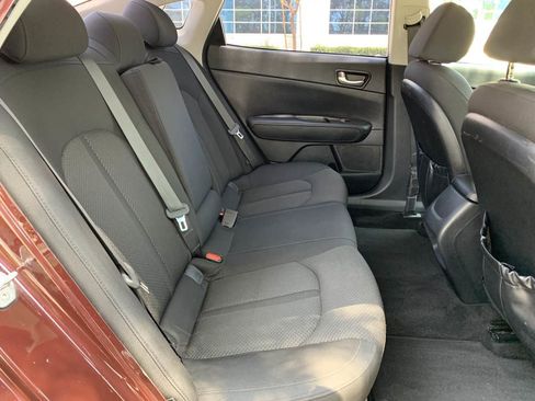 Used 2018 Kia Optima LX w/ 17" Alloy Wheels Package image 25