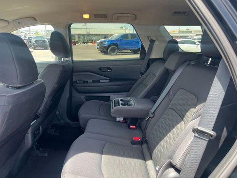 Used 2025 Nissan Pathfinder SV AWD/4WD image 27