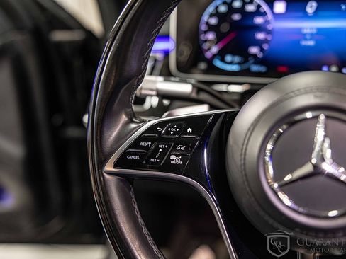 Used 2022 Mercedes-Benz S 580 4MATIC Sedan w/ AMG Line Package image 25