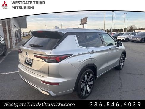 New 2026 Mitsubishi Outlander SEL FWD image 11