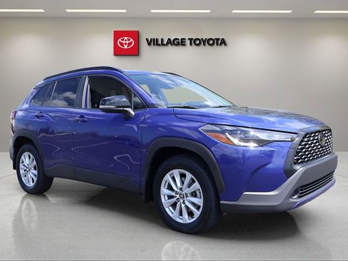 Certified 2025 Toyota Corolla Cross LE image 7