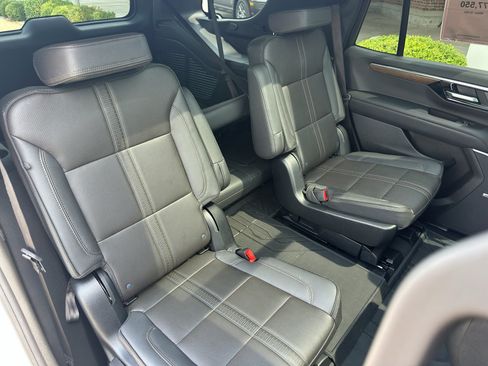 Used 2025 Chevrolet Tahoe High Country w/ Sun And Tow Package AWD/4WD image 3