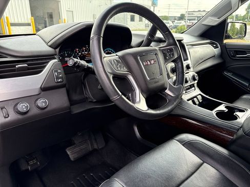 Used 2017 GMC Yukon SLT w/ Premium Edition AWD/4WD image 12