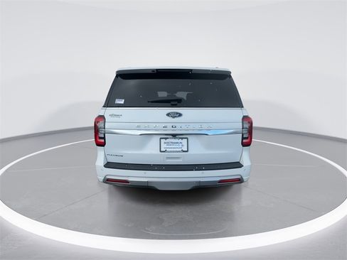Used 2024 Ford Expedition Platinum image 7