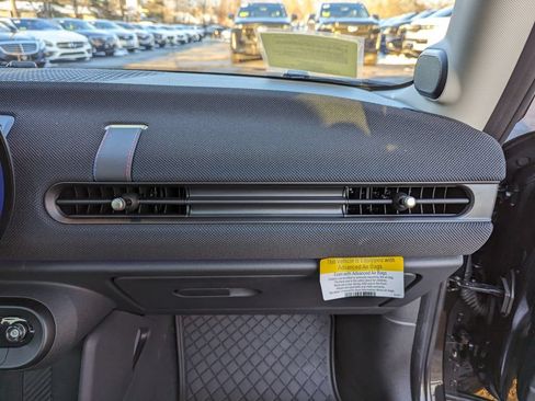 Used 2025 MINI Cooper S FWD image 32