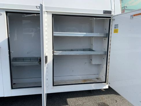 Used 2006 Ford E-350 and Econoline 350 Super Duty RWD image 26