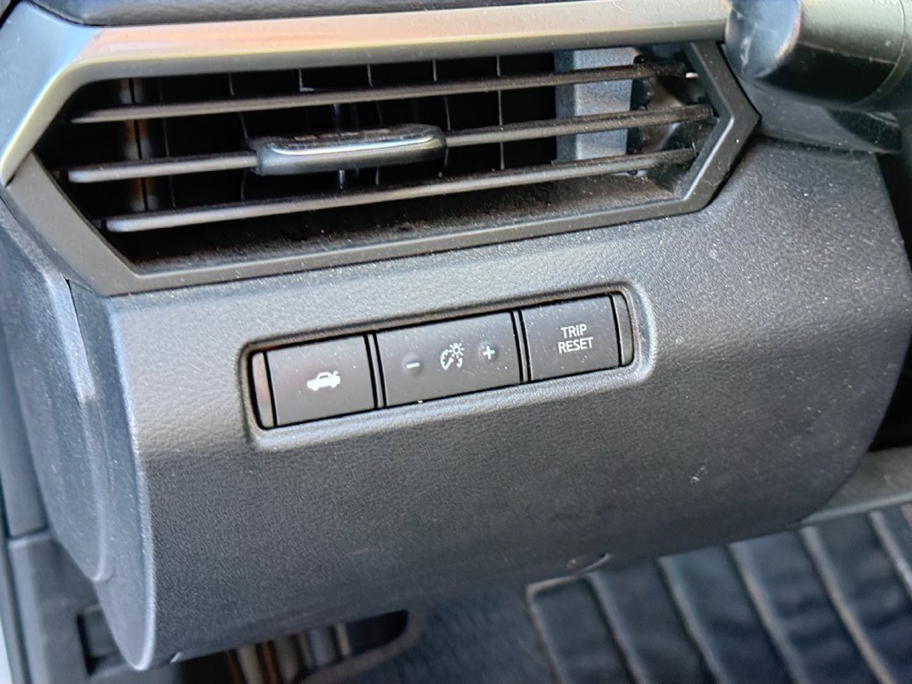 Used 2021 Nissan Altima 2.5 SR AWD/4WD image 16