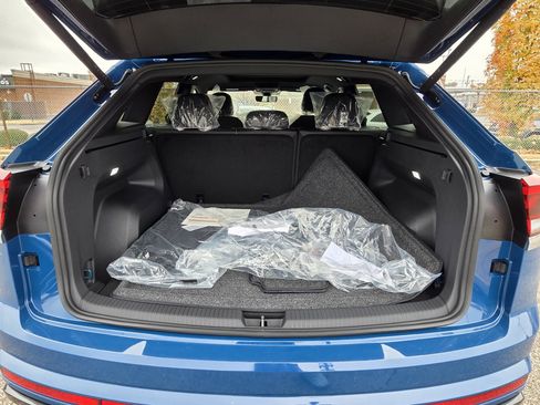 New 2026 Volkswagen Atlas Cross Sport SEL Premium R-Line AWD/4WD image 4