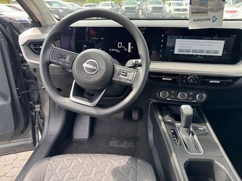 New 2025 Nissan Kicks SV image 12