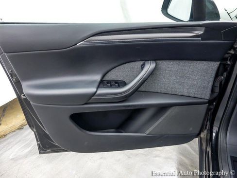 Used 2022 Tesla Model X Plaid image 39