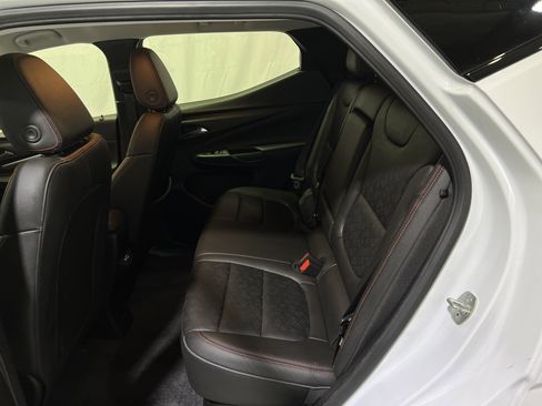 Used 2023 Chevrolet Bolt EUV LT w/ Convenience Package image 16