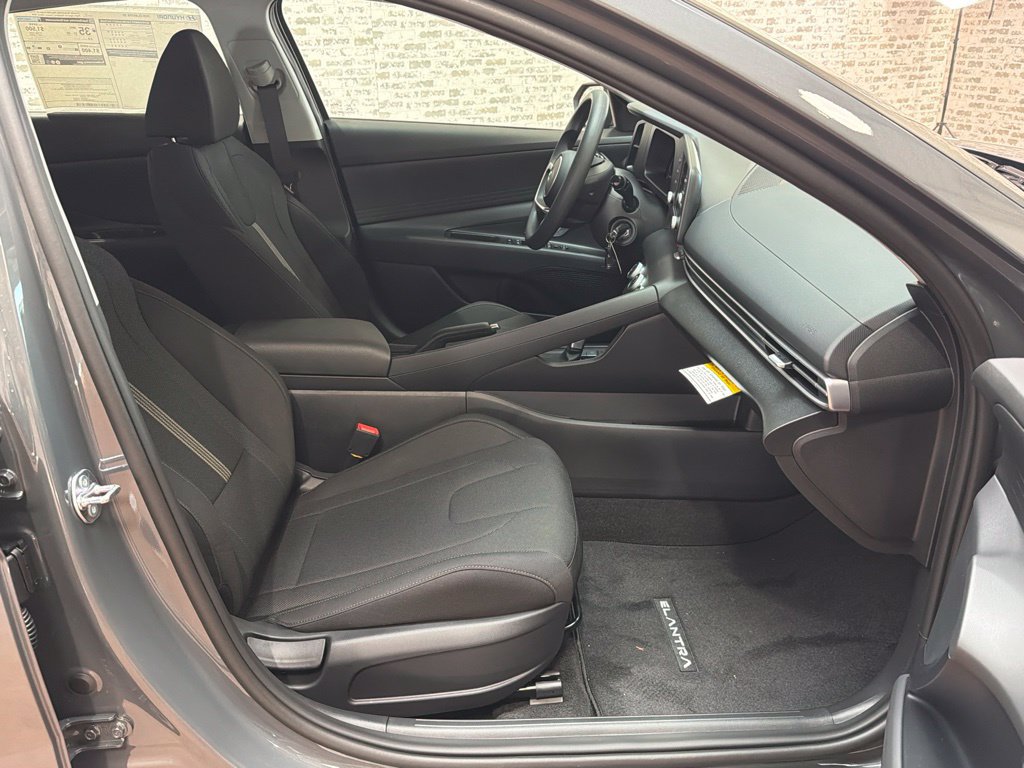 New 2026 Hyundai Elantra SE FWD image 10