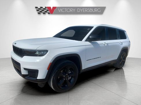 Used 2025 Jeep Grand Cherokee L Altitude AWD/4WD image 8
