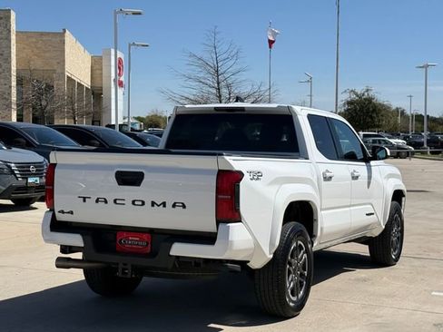 Used 2025 Toyota Tacoma TRD Sport image 5