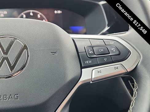 Used 2024 Volkswagen Taos SE image 33