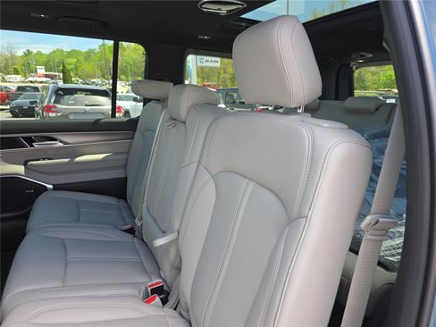 New 2026 Jeep Grand Wagoneer 4WD image 15