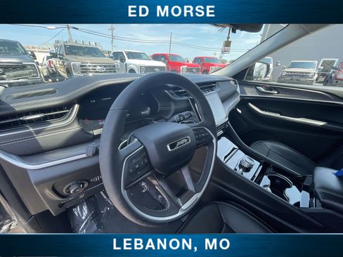 Used 2023 Jeep Grand Cherokee L Limited w/ Luxury Tech Group II AWD/4WD image 10