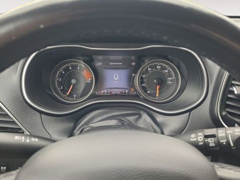 Used 2021 Jeep Cherokee Limited FWD image 19