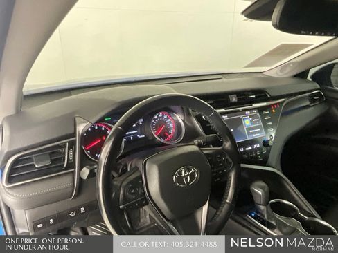 Used 2019 Toyota Camry XSE w/ Navigation Package FWD image 33
