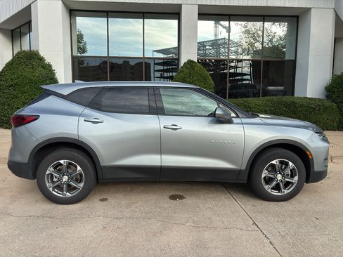 Used 2025 Chevrolet Blazer LT AWD/4WD image 9