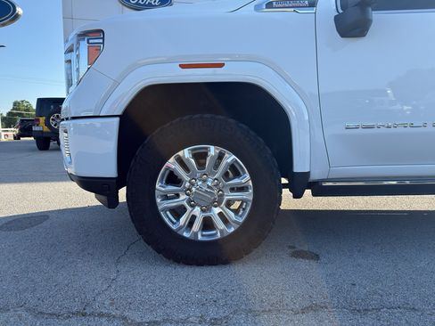 Used 2022 GMC Sierra 2500 Denali w/ Denali Ultimate Package AWD/4WD image 9
