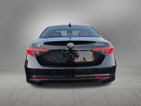 Used 2024 Alfa Romeo Giulia Ti w/ Performance Driving Package image 5