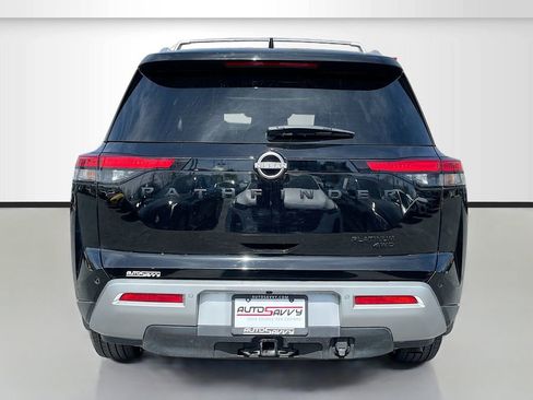 Used 2024 Nissan Pathfinder Platinum w/ Black Appearance Package AWD/4WD image 6