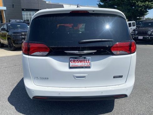 New 2026 Chrysler Voyager LX image 6